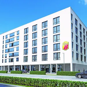 Super 8 By Wyndham West 3*, München Németország
